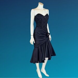 Vintage 1980s Black Strapless Drop Waist Sequin Cocktail Dress / XS S